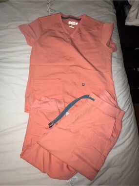 Fabletics Coral V-Neck Scrub Top and Drawstring Pants